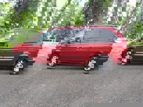 Used 2006 Chrysler Town & Country Touring image 8