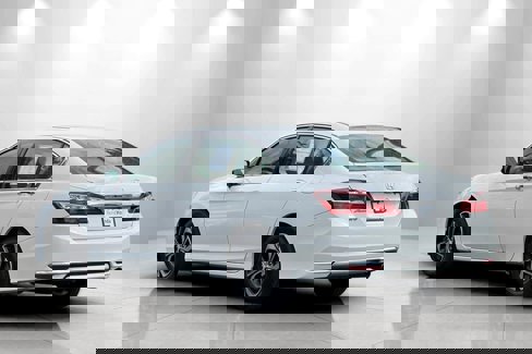 Certified 2017 Honda Accord LX image 6