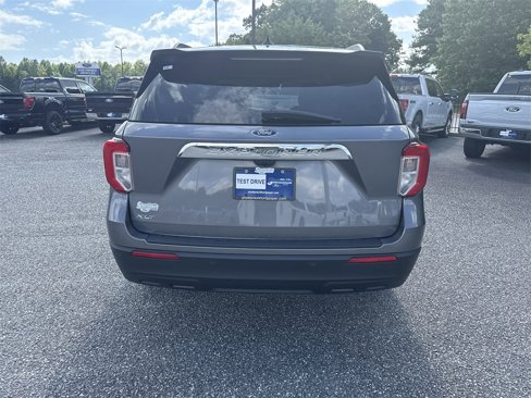 Used 2021 Ford Explorer XLT image 6