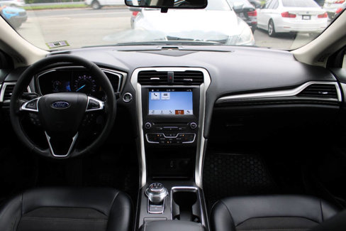 Used 2017 Ford Fusion SE w/ Equipment Group 201A image 32