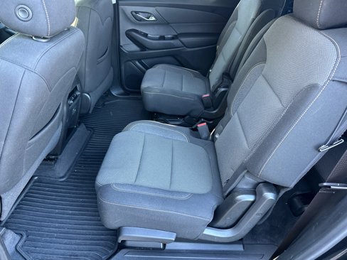 Used 2020 Chevrolet Traverse LT image 22