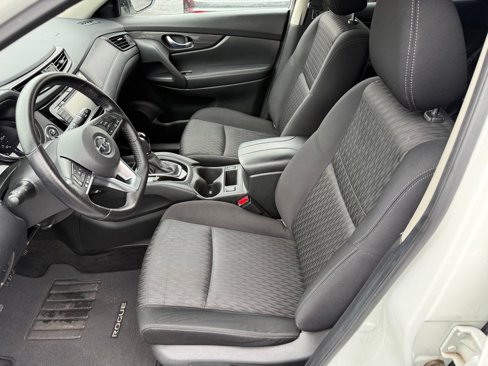 Used 2018 Nissan Rogue SV image 21