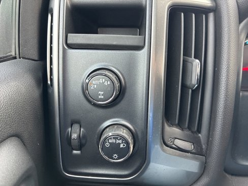 Used 2017 Chevrolet Silverado 1500 LT w/ Trailering Package image 16