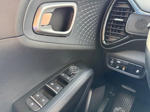 Used 2020 Kia Soul EX image 36