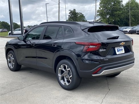 New 2025 Chevrolet Trax LT w/ Driver Confidence Package image 3