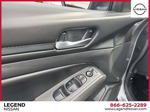Used 2024 Nissan Altima 2.5 SV image 12