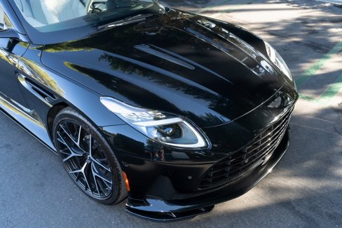 Used 2025 Aston Martin DB12 Convertible image 11