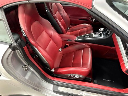 Used 2015 Porsche 911 Turbo image 17