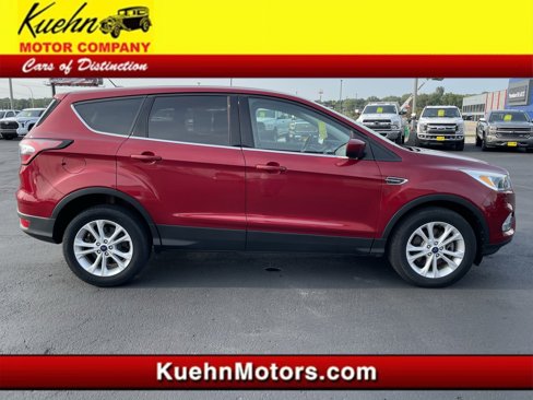 Used 2017 Ford Escape SE image 1