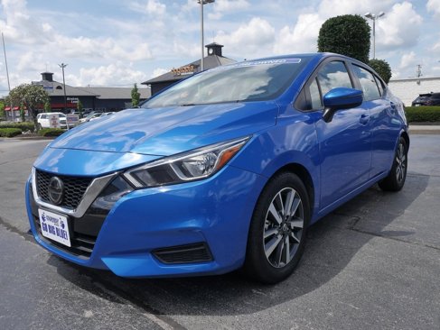 Used 2021 Nissan Versa SV image 3