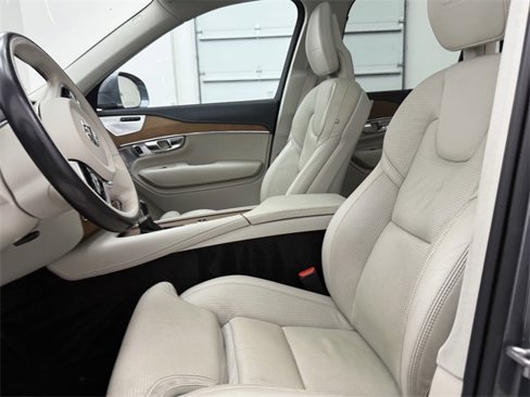 Used 2017 Volvo XC90 T6 Inscription w/ Vision Package image 13