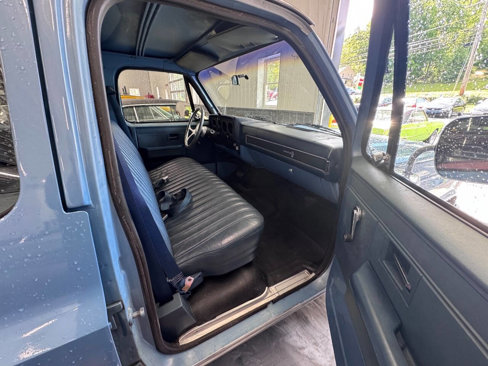 Used 1986 Chevrolet Suburban 2WD image 10