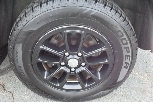 Used 2018 Jeep Grand Cherokee Laredo image 40