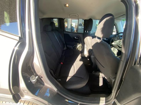 Used 2017 Jeep Renegade Latitude image 15