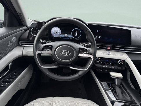 Used 2021 Hyundai Elantra Limited image 19