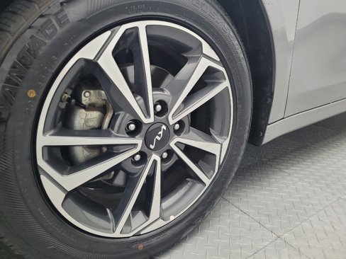 Used 2024 Kia Forte LXS image 31