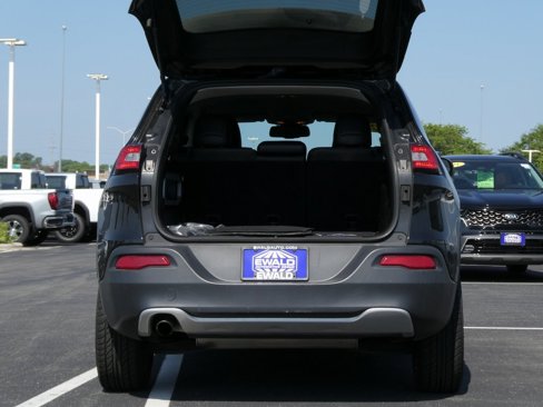 Used 2016 Jeep Cherokee Limited image 28