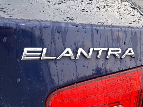 Used 2010 Hyundai Elantra GLS image 30