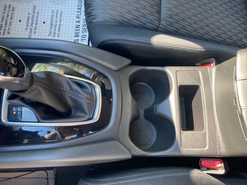 Used 2017 Nissan Rogue S image 30