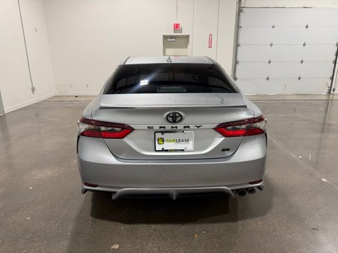 Used 2023 Toyota Camry SE image 6
