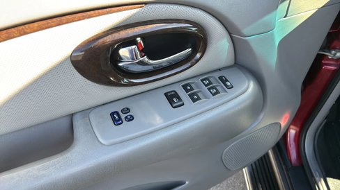 Used 2006 Buick Rainier CXL image 29