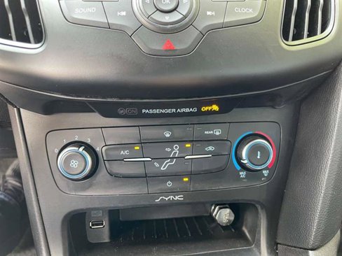 Used 2015 Ford Focus SE image 23