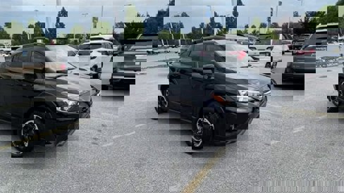 Used 2021 Subaru Crosstrek 2.0i Premium image 2
