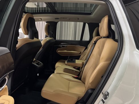 Used 2016 Volvo XC90 T6 Momentum w/ Momentum Plus Package image 32