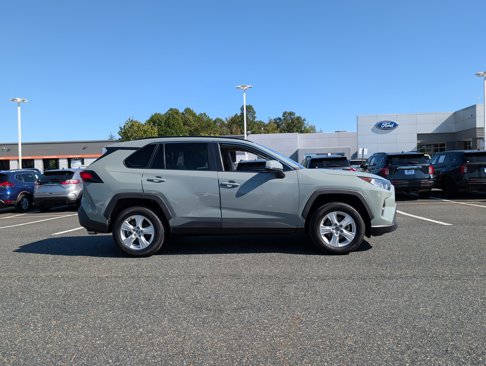 Used 2021 Toyota RAV4 XLE image 2