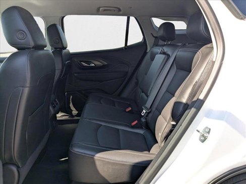 Used 2024 GMC Terrain SLT image 19
