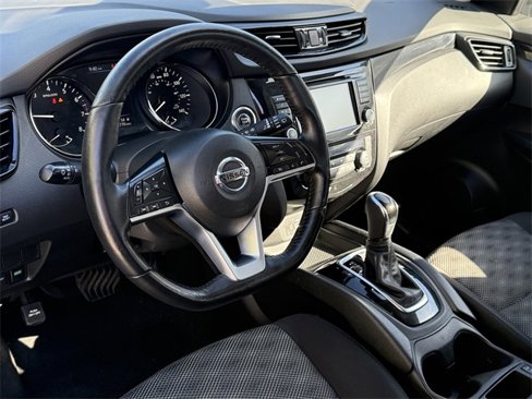 Used 2021 Nissan Rogue Sport SV image 16