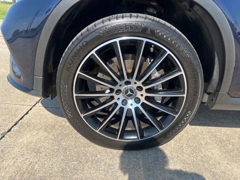 Used 2018 Mercedes-Benz GLC 300 4MATIC w/ Multimedia Package image 39