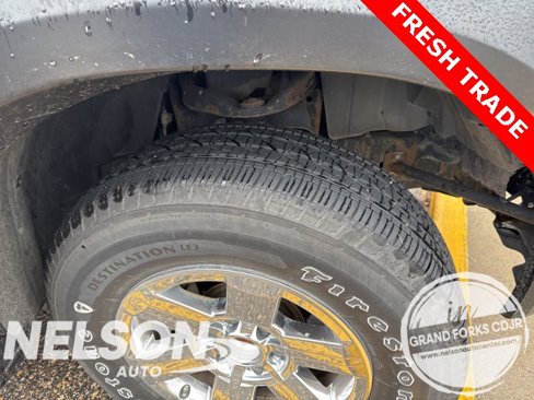 Used 2011 Nissan Titan SV w/ SV Value Truck Pkg image 4