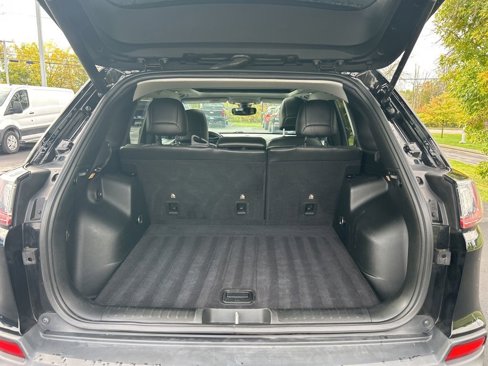 Used 2019 Jeep Cherokee Limited image 30