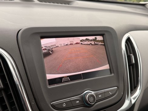 Used 2023 Chevrolet Equinox LS image 18