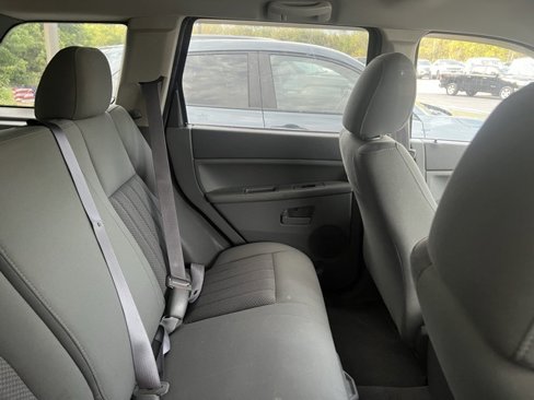 Used 2006 Jeep Grand Cherokee Laredo w/ Cargo Convenience Group image 8