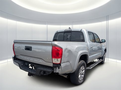 Used 2017 Toyota Tacoma SR5 image 4