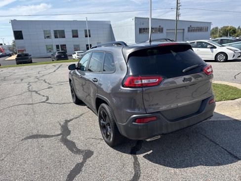 Used 2018 Jeep Cherokee Limited w/ Technology Group image 9