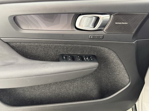 Certified 2023 Volvo C40 P8 Recharge Ultimate image 15