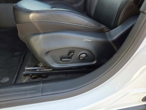 Used 2024 Jeep Compass Limited image 35