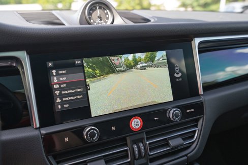 Certified 2023 Porsche Macan image 33