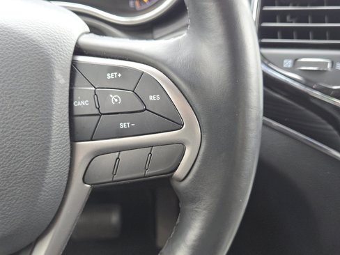 Used 2021 Jeep Grand Cherokee Limited w/ Sun & Sound Group image 26