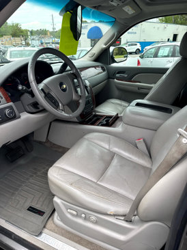 Used 2009 Chevrolet Suburban LTZ image 14