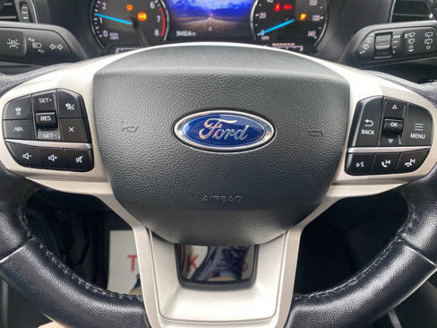 Used 2022 Ford Explorer XLT image 27