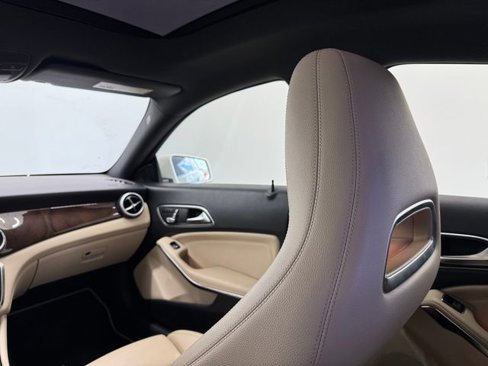Used 2017 Mercedes-Benz CLA 250 image 40