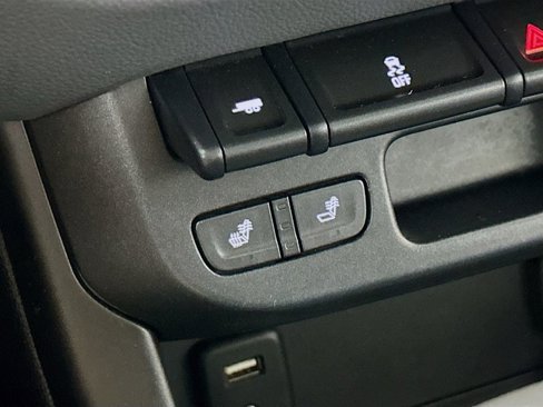 Used 2017 Chevrolet Colorado Z71 w/ LPO, Gearon Divider Package image 26
