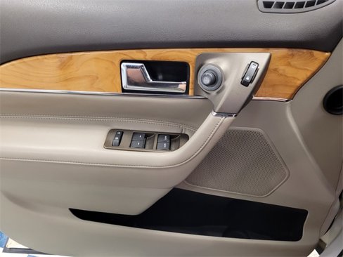 Used 2012 Lincoln MKX FWD w/ Wood Pkg image 23