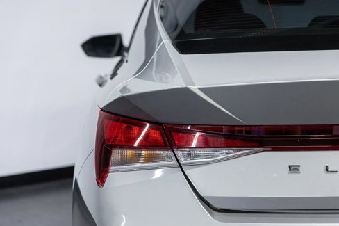 Used 2023 Hyundai Elantra SE image 34