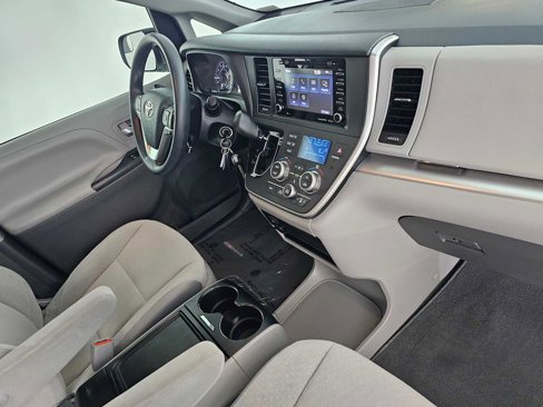 Used 2020 Toyota Sienna LE image 11