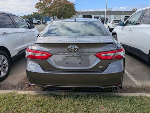 Used 2020 Toyota Camry SE image 5